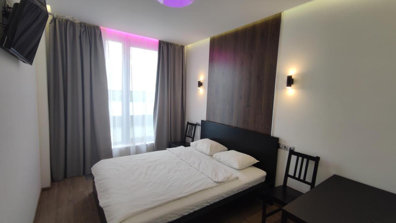Rybalsky Studio Apartment Dnipro View Kiev Exterior foto